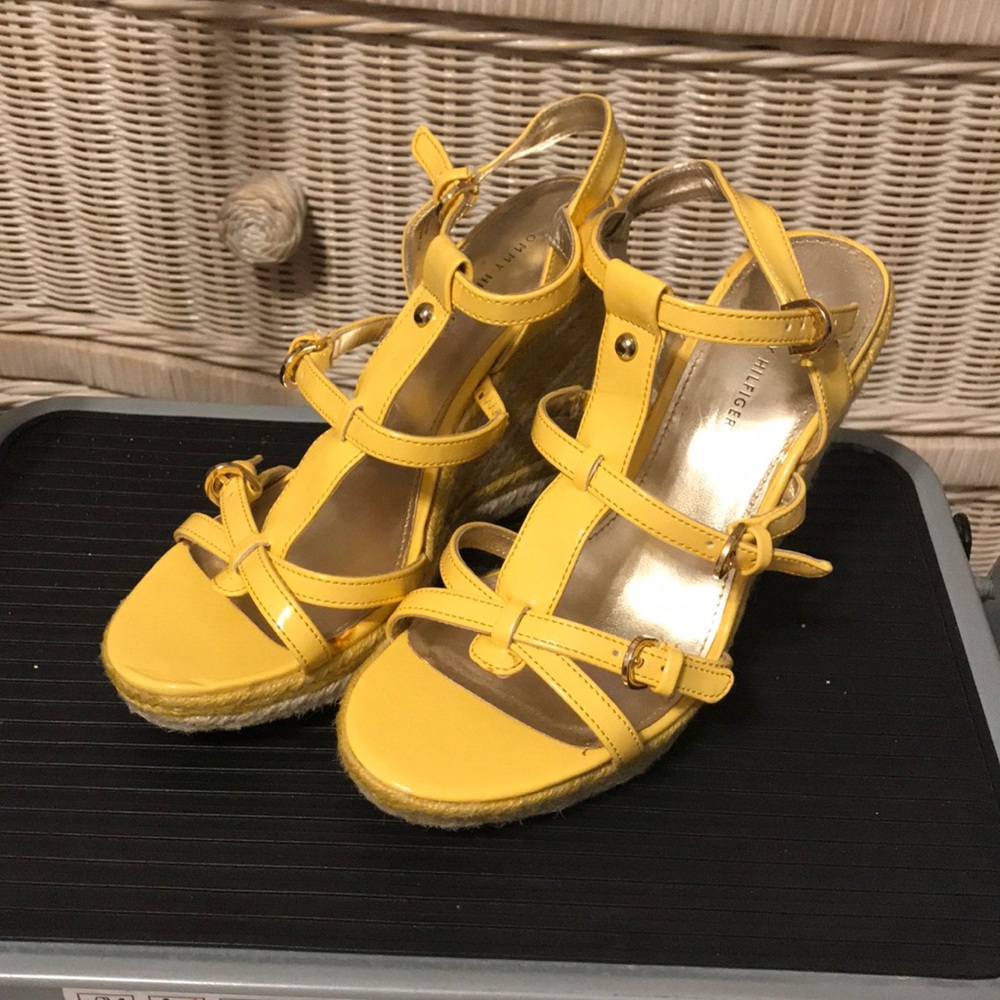 Yellow heels (467)
